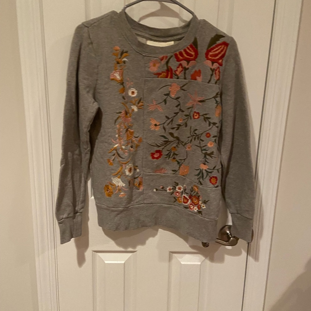 Beautiful Anthropologie embroidered sweatshirt